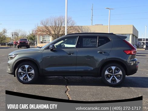 Used 2026 Volvo XC40 B4 Core w/ Protection Package Premier FWD image 3