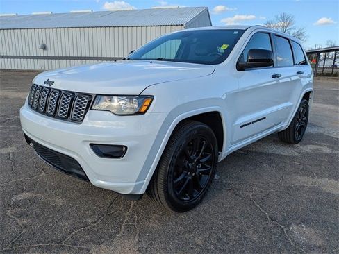 Used 2020 Jeep Grand Cherokee Altitude image 8
