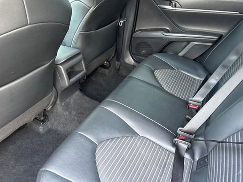 Used 2022 Toyota Camry SE image 14