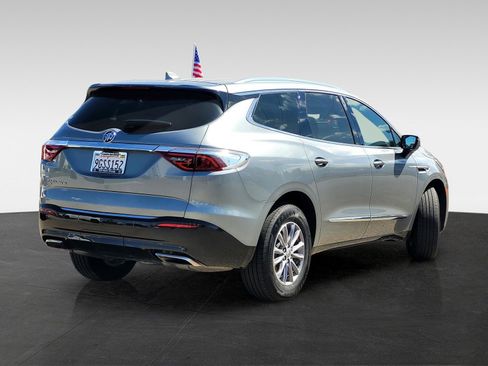 Used 2024 Buick Enclave Premium image 4