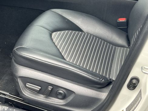 Used 2021 Toyota Camry SE image 12