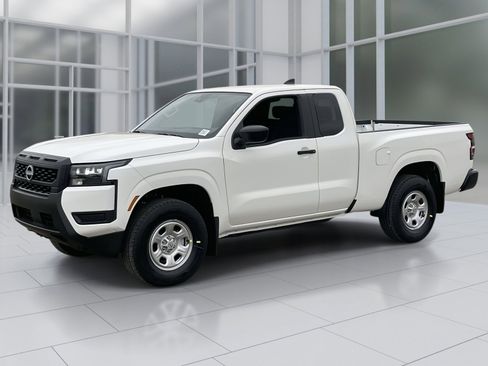 New 2026 Nissan Frontier S image 2