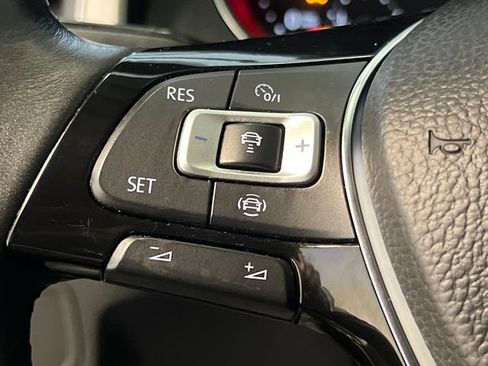 Used 2019 Volkswagen Atlas SE FWD image 21