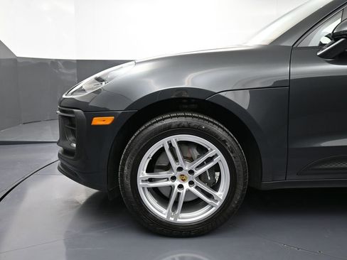 Certified 2025 Porsche Macan image 12
