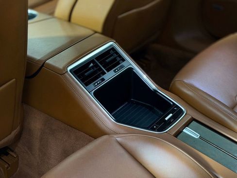 Used 2018 Porsche Panamera 4S image 25