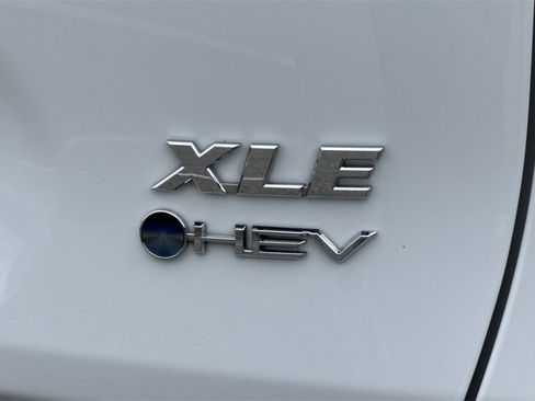 Certified 2025 Toyota RAV4 XLE image 27