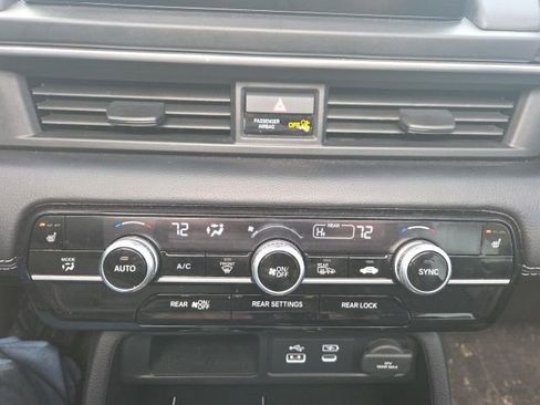 Used 2025 Honda Pilot Touring image 31