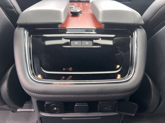 Used 2024 Lincoln Navigator L Reserve AWD/4WD image 23