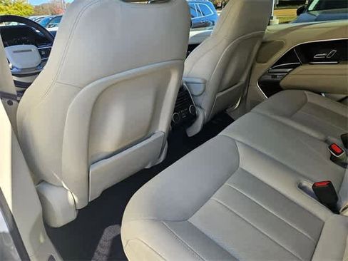 Used 2023 Land Rover Range Rover SE image 18