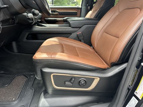 Used 2022 RAM 1500 Limited AWD/4WD image 10