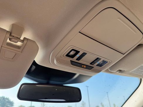 Used 2021 Ford Explorer Limited w/ Equipment Group 301A RWD image 19