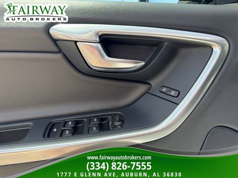 Used 2018 Volvo V60 T5 Cross Country AWD/4WD image 15