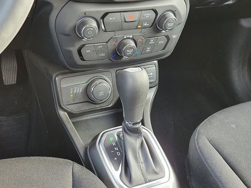 Used 2022 Jeep Renegade Latitude image 17