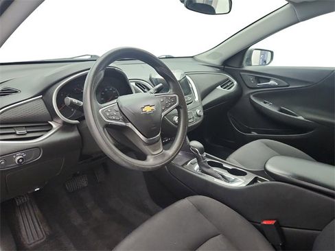 Used 2022 Chevrolet Malibu LS image 9
