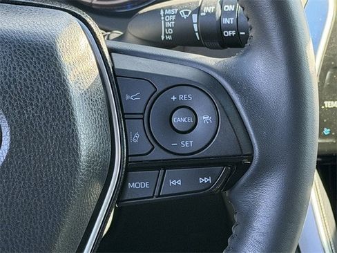 Certified 2024 Toyota Venza XLE image 15