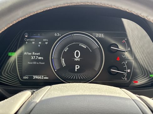 Used 2022 Lexus UX 250h w/ Premium Package image 21