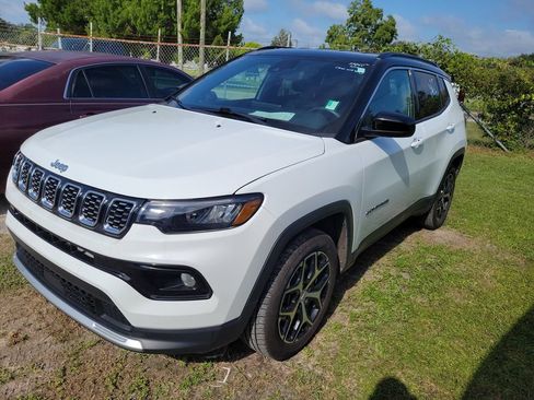 Used 2024 Jeep Compass Limited AWD/4WD image 7