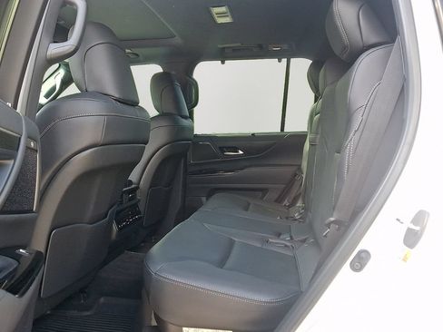 Used 2024 Lexus LX 600 4WD w/ Appearance Package image 8