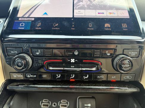 Used 2023 Jeep Grand Cherokee L Limited image 29