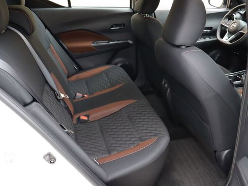 Used 2023 Nissan Kicks SR FWD image 17