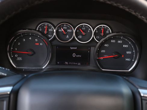 Used 2021 Chevrolet Tahoe Z71 image 17