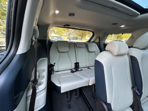 New 2026 Kia Carnival SX image 27