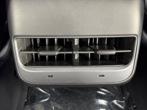 Used 2022 Tesla Model 3 Standard Range image 33