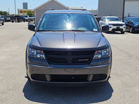 Used 2020 Dodge Journey SE w/ SE Popular Equipment Group FWD image 8