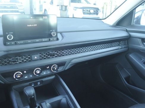 Certified 2023 Honda Accord LX image 20