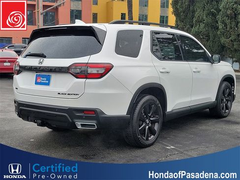 Certified 2025 Honda Pilot Black Edition image 5