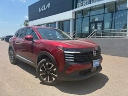 Used 2025 Nissan Kicks SV AWD/4WD image 1