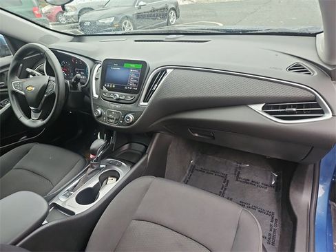 Certified 2025 Chevrolet Malibu RS image 27