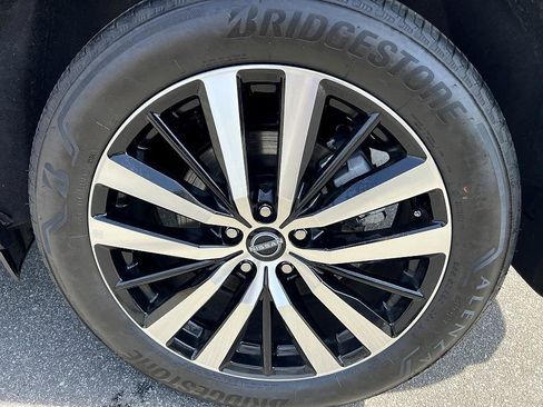 Certified 2024 Nissan Pathfinder Platinum w/ Cargo Package image 10