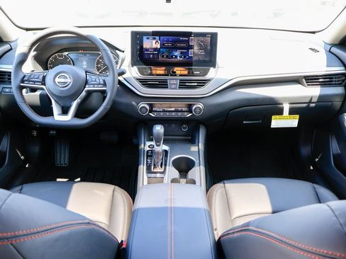 New 2026 Nissan Altima 2.5 SR w/ SR Midnight Edition Package FWD image 6
