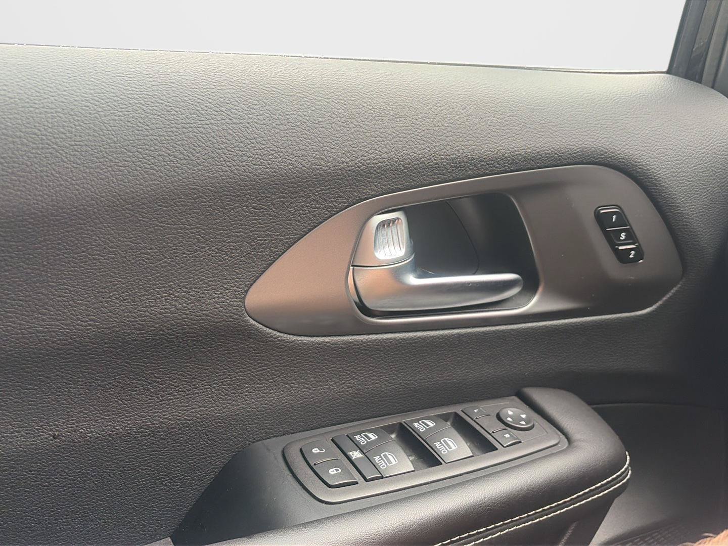 Used 2026 Chrysler Pacifica Select FWD image 17