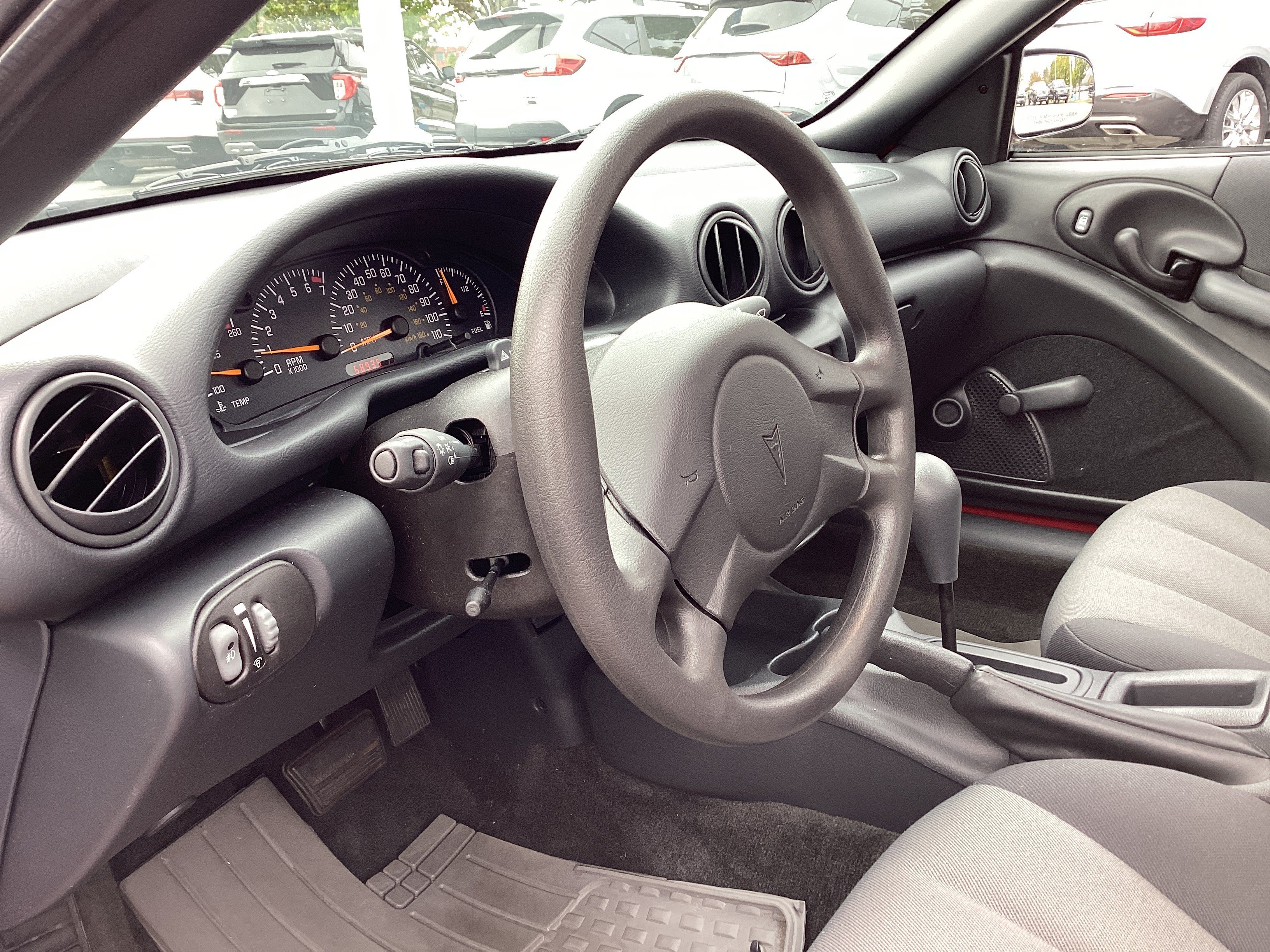 Used 2005 Pontiac Sunfire Coupe w/ 1SB Preferred Equipment Group FWD image 11