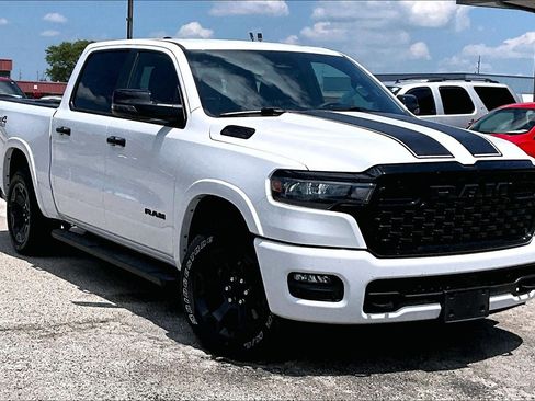 Used 2025 RAM 1500 Big Horn AWD/4WD image 36