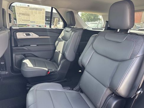 New 2026 Ford Explorer Active w/ Active Comfort Package image 6