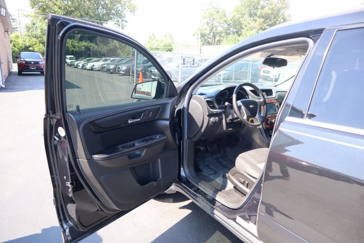 Used 2014 Chevrolet Traverse LT FWD image 20