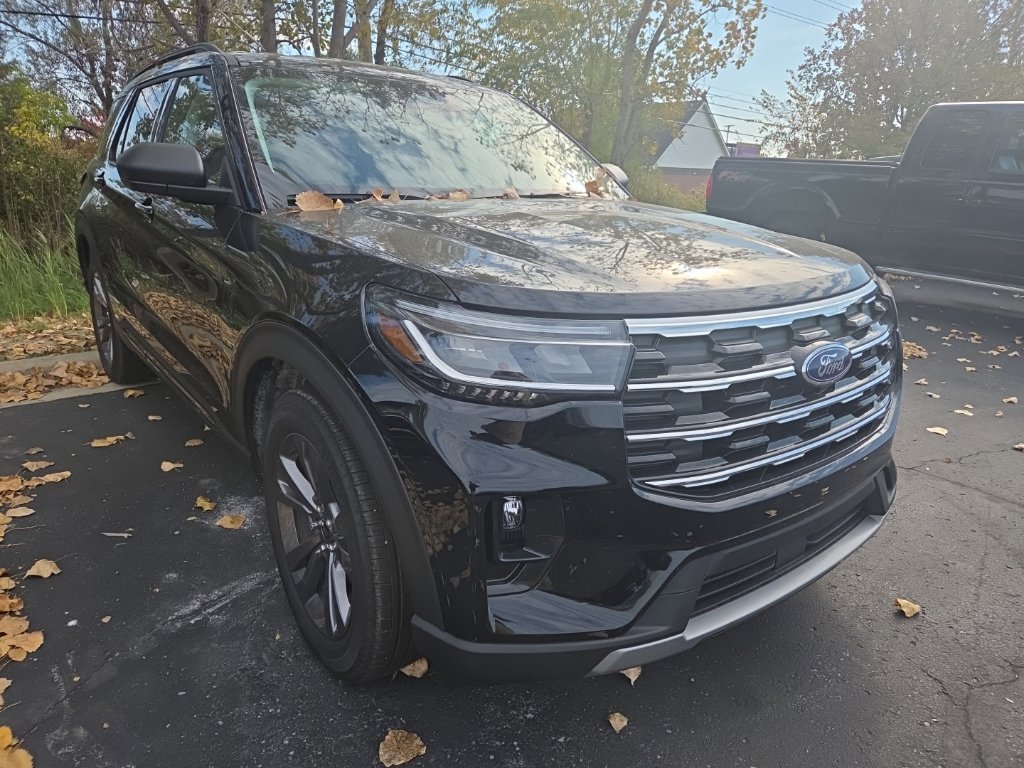 Used 2026 Ford Explorer Active w/ Active Comfort Package AWD/4WD image 4
