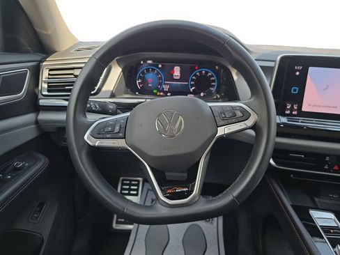 Certified 2024 Volkswagen Atlas Peak Edition SE AWD/4WD image 18