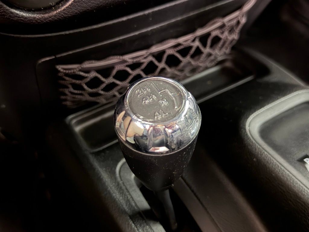 Used 2017 Jeep Wrangler Unlimited Sahara AWD/4WD image 26