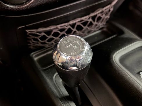 Used 2017 Jeep Wrangler Unlimited Sahara AWD/4WD image 26