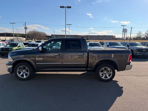 Used 2017 RAM 1500 Laramie w/ Convenience Group image 5