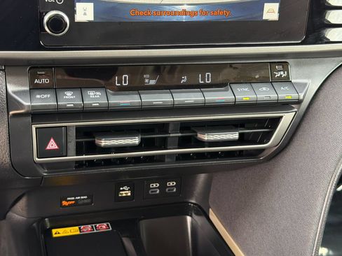 Used 2025 Toyota Camry LE w/ Convenience Package FWD image 27