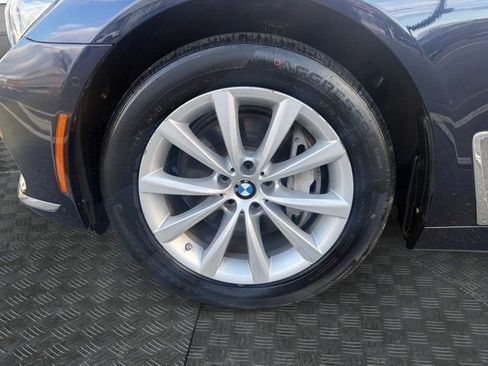 Used 2018 BMW 740i xDrive xDrive image 9