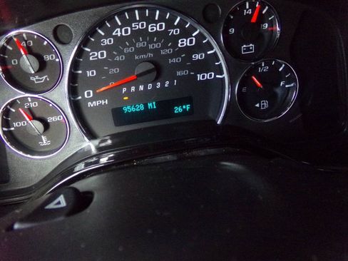 Used 2010 GMC Savana 1500 w/ Preferred Equipment Group RWD image 53
