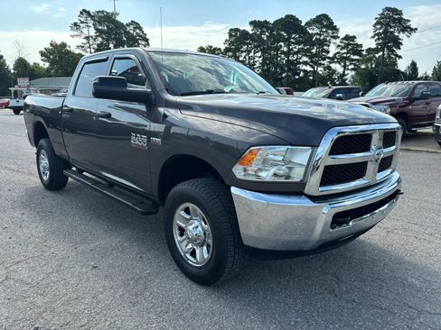 Used 2017 RAM 2500 Tradesman w/ Chrome Appearance Group AWD/4WD image 7