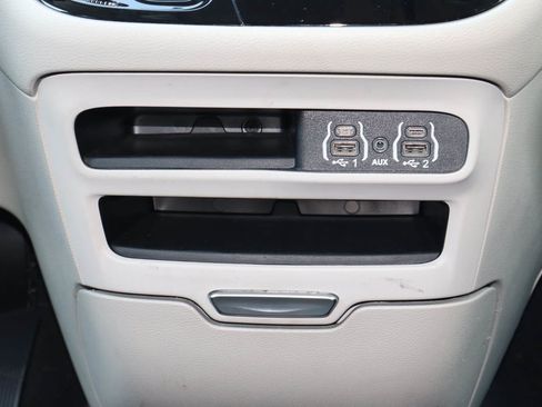 Used 2023 Chrysler Voyager LX FWD image 21