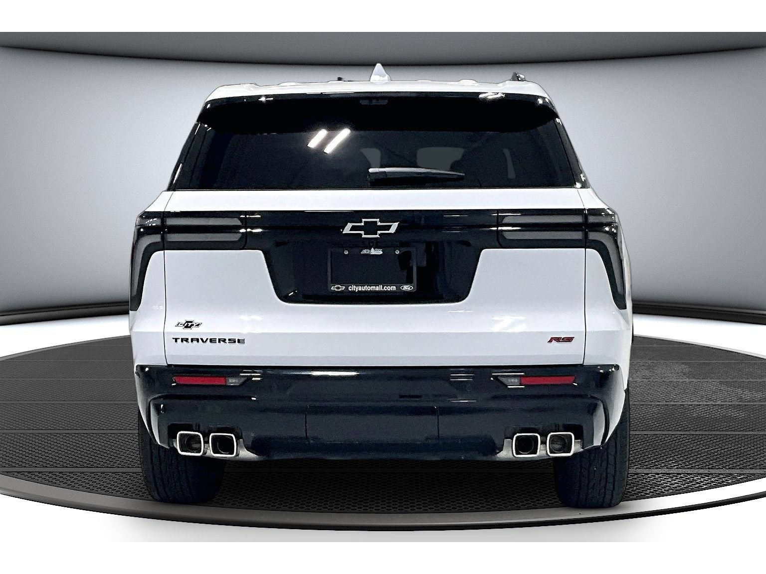 New 2026 Chevrolet Traverse RS w/ LPO, Floor Liner Package FWD image 4